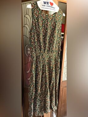 Vintage Floral Dress by E.D.Michaels
Size 11-12